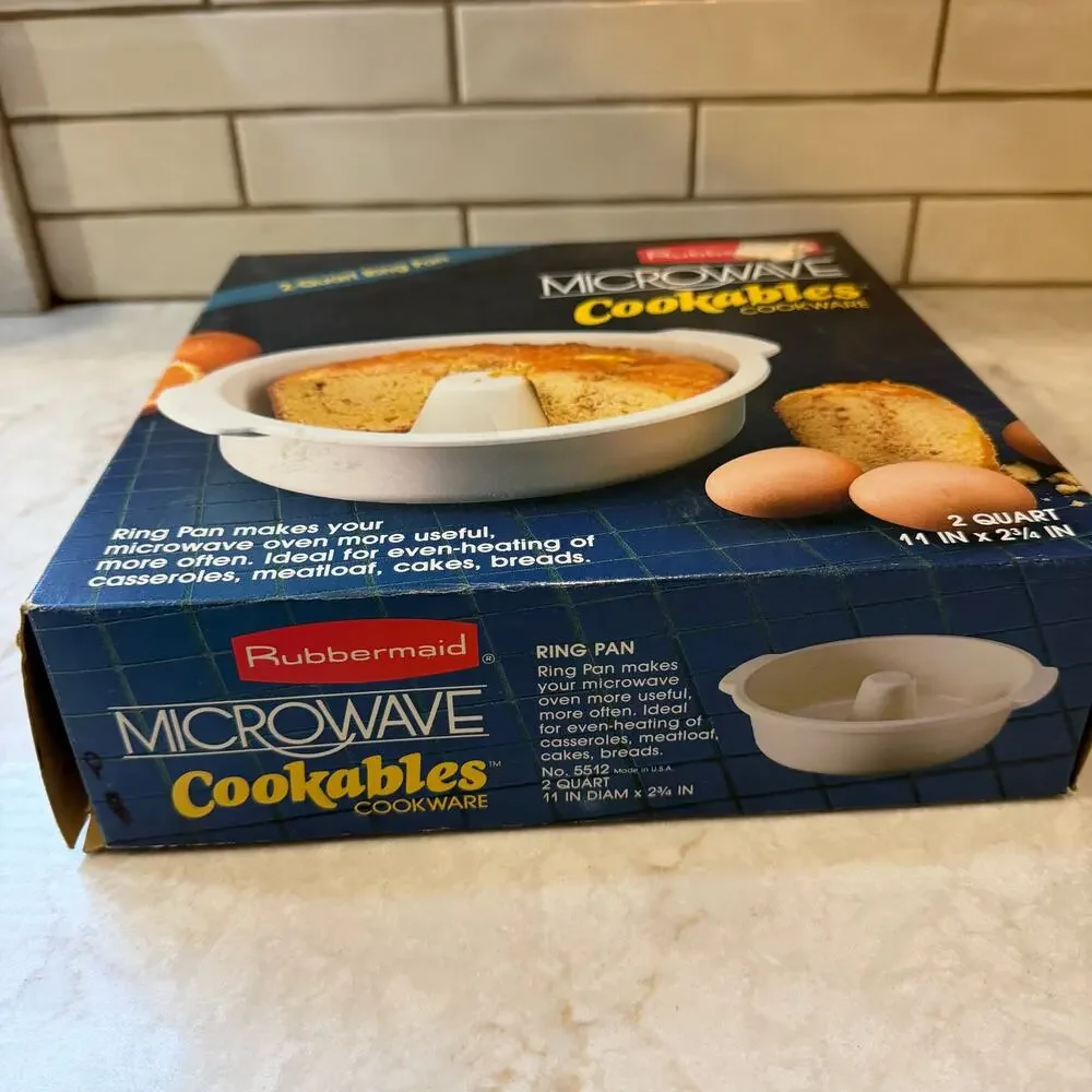 Vintage Rubbermaid Microwave Ring Pan & Oven‎ Safe 2 Quart Nonstick